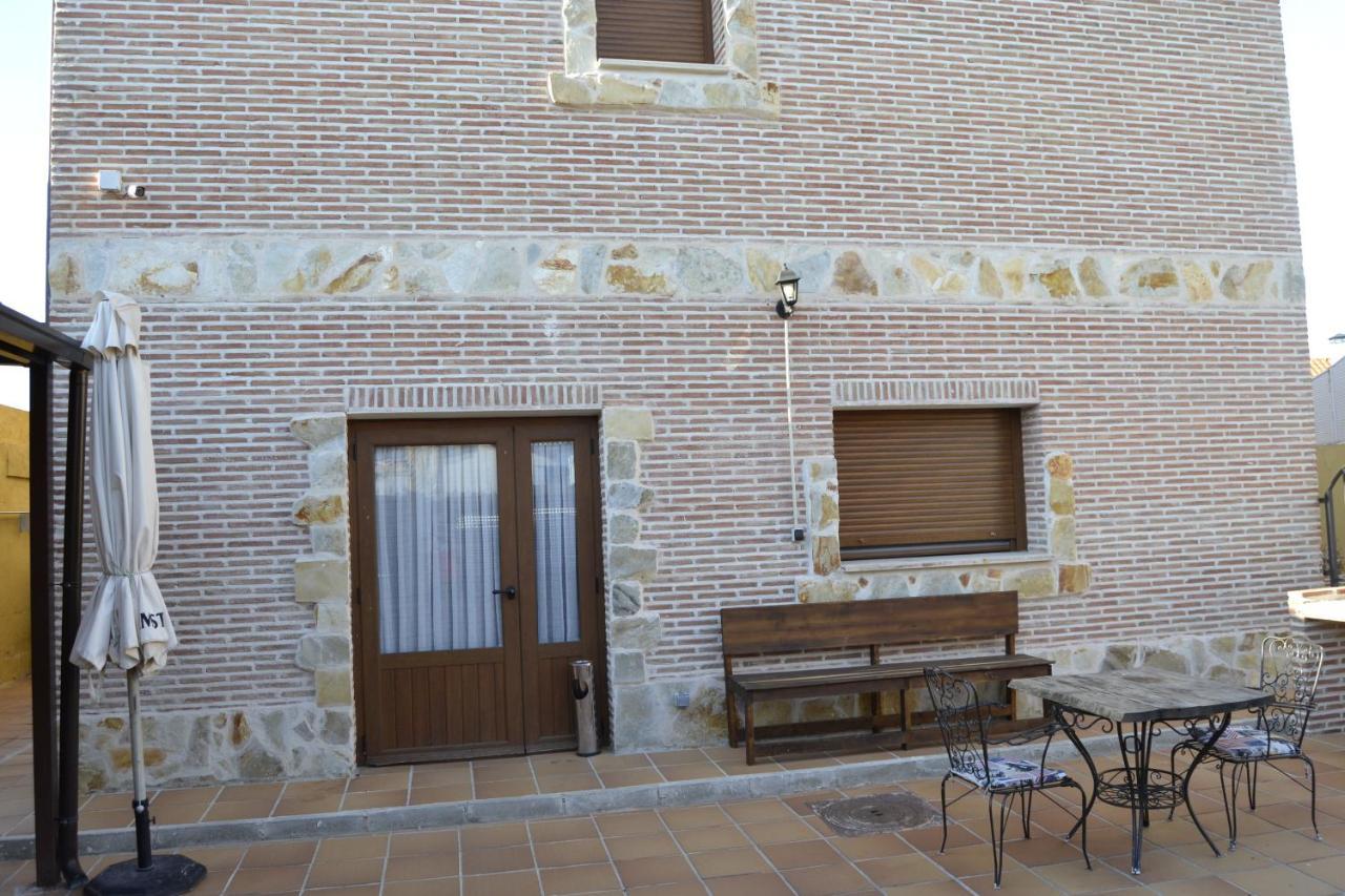 Apartamentos "Casa Rural De Aldea" Aldea del Fresno Exterior photo