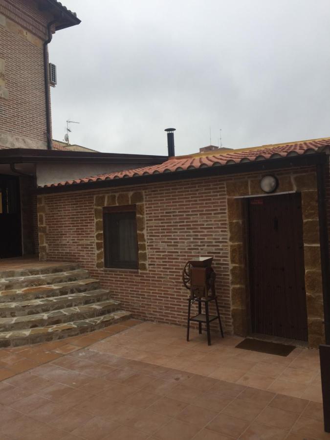 Apartamentos "Casa Rural De Aldea" Aldea del Fresno Exterior photo